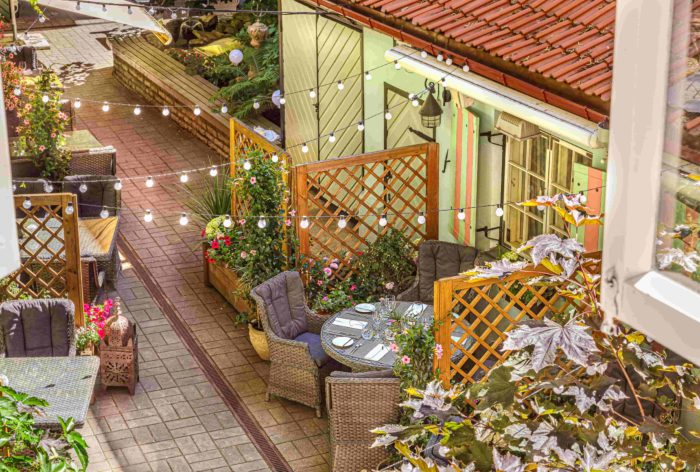 Summer Terrace in Tallinn | Old Town best restaurants | Stenhus restaurant